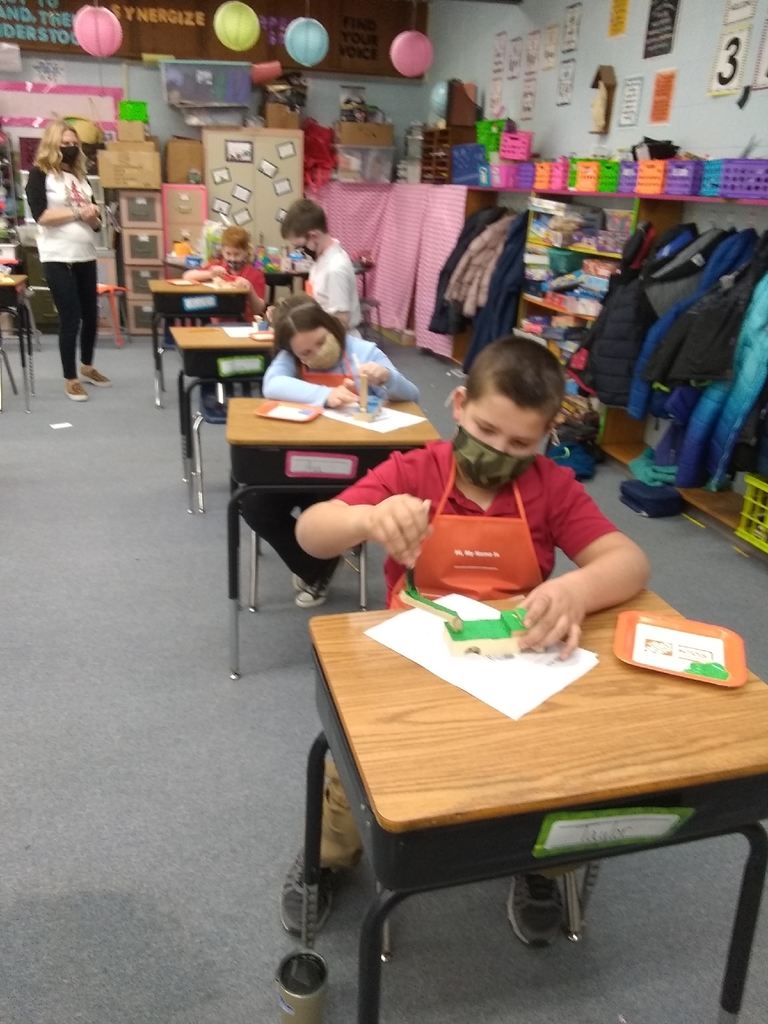 4th graders painting